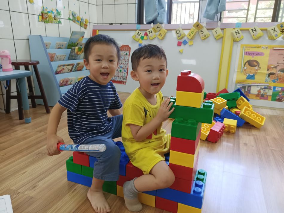 文件 : <FONT COLOR='red'>(109.06.23)樂高【騎木馬】-14.JPG</FONT> <BR> 尺寸 : <FONT COLOR='blue'>950 × 712</FONT> 圖元 <BR> 格式 : <FONT COLOR='green'>jpg</FONT> <BR> 大小 : <FONT COLOR='green'> -- </FONT> KB