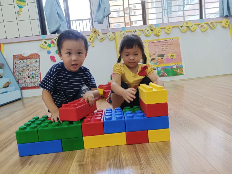 文件 : <FONT COLOR='red'>(109.06.23)樂高【騎木馬】-21.JPG</FONT> <BR> 尺寸 : <FONT COLOR='blue'>950 × 712</FONT> 圖元 <BR> 格式 : <FONT COLOR='green'>jpg</FONT> <BR> 大小 : <FONT COLOR='green'> -- </FONT> KB