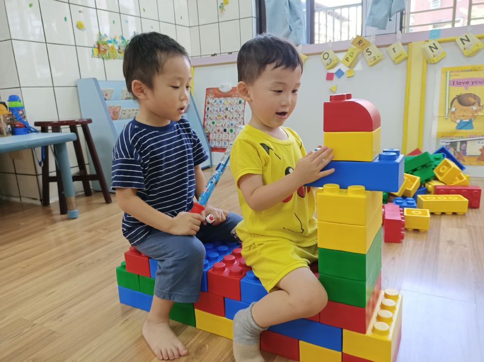 文件 : <FONT COLOR='red'>(109.06.23)樂高【騎木馬】-5.JPG</FONT> <BR> 尺寸 : <FONT COLOR='blue'>950 × 712</FONT> 圖元 <BR> 格式 : <FONT COLOR='green'>jpg</FONT> <BR> 大小 : <FONT COLOR='green'> -- </FONT> KB