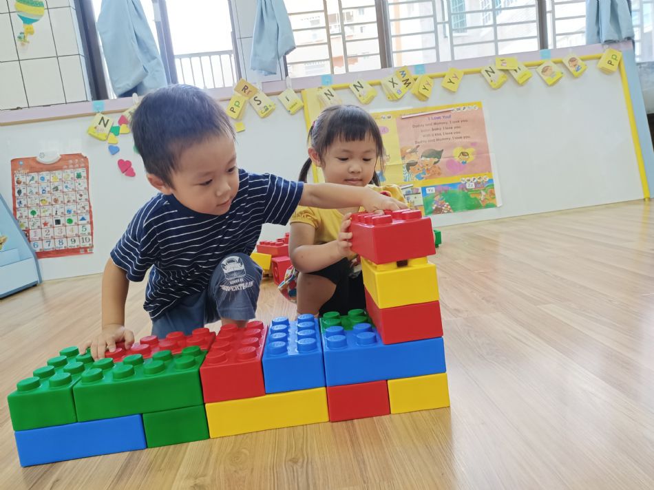 文件 : <FONT COLOR='red'>(109.06.23)樂高【騎木馬】-6.JPG</FONT> <BR> 尺寸 : <FONT COLOR='blue'>950 × 712</FONT> 圖元 <BR> 格式 : <FONT COLOR='green'>jpg</FONT> <BR> 大小 : <FONT COLOR='green'> -- </FONT> KB