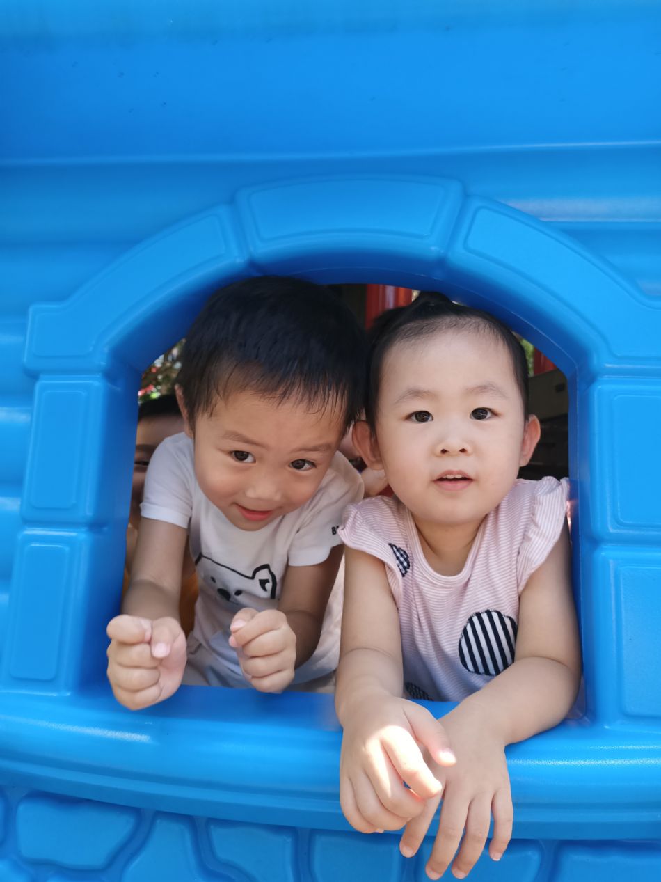 文件 : <FONT COLOR='red'>(109.06.29)操場遊戲-12.JPG</FONT> <BR> 尺寸 : <FONT COLOR='blue'>950 × 1267</FONT> 圖元 <BR> 格式 : <FONT COLOR='green'>jpg</FONT> <BR> 大小 : <FONT COLOR='green'> -- </FONT> KB