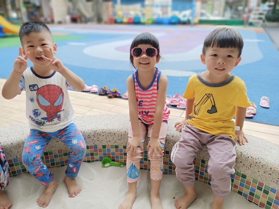 文件 : <FONT COLOR='red'>(109.06.20)玩沙趣-9.JPG</FONT> <BR> 尺寸 : <FONT COLOR='blue'>950 × 712</FONT> 圖元 <BR> 格式 : <FONT COLOR='green'>jpg</FONT> <BR> 大小 : <FONT COLOR='green'> -- </FONT> KB