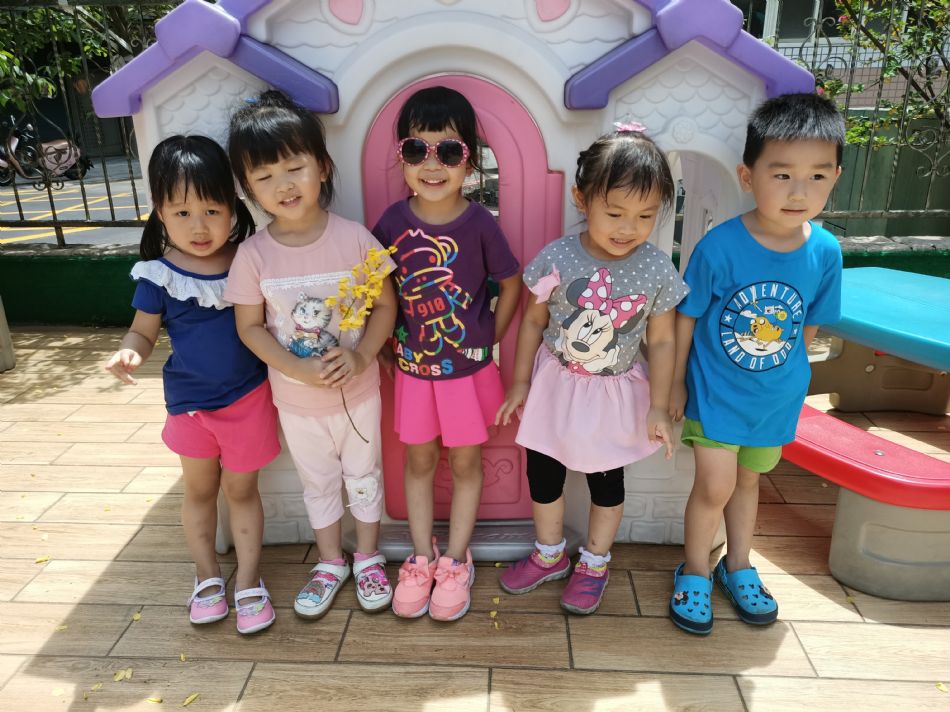 文件 : <FONT COLOR='red'>(109.06.24)操場活動-12.JPG</FONT> <BR> 尺寸 : <FONT COLOR='blue'>950 × 712</FONT> 圖元 <BR> 格式 : <FONT COLOR='green'>jpg</FONT> <BR> 大小 : <FONT COLOR='green'> -- </FONT> KB