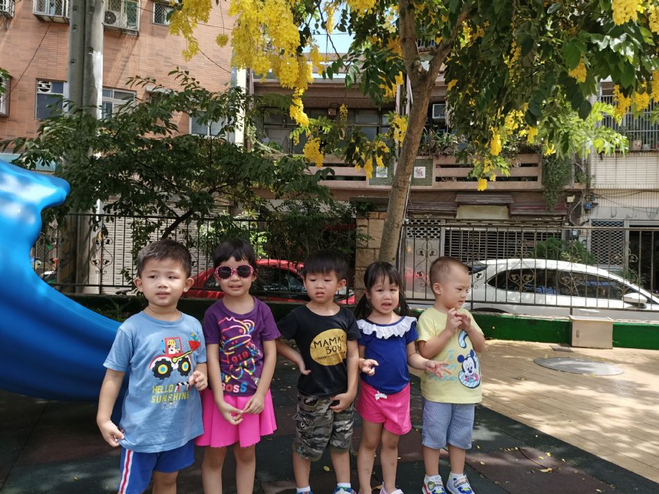 文件 : <FONT COLOR='red'>(109.06.24)操場活動-3.JPG</FONT> <BR> 尺寸 : <FONT COLOR='blue'>950 × 712</FONT> 圖元 <BR> 格式 : <FONT COLOR='green'>jpg</FONT> <BR> 大小 : <FONT COLOR='green'> -- </FONT> KB