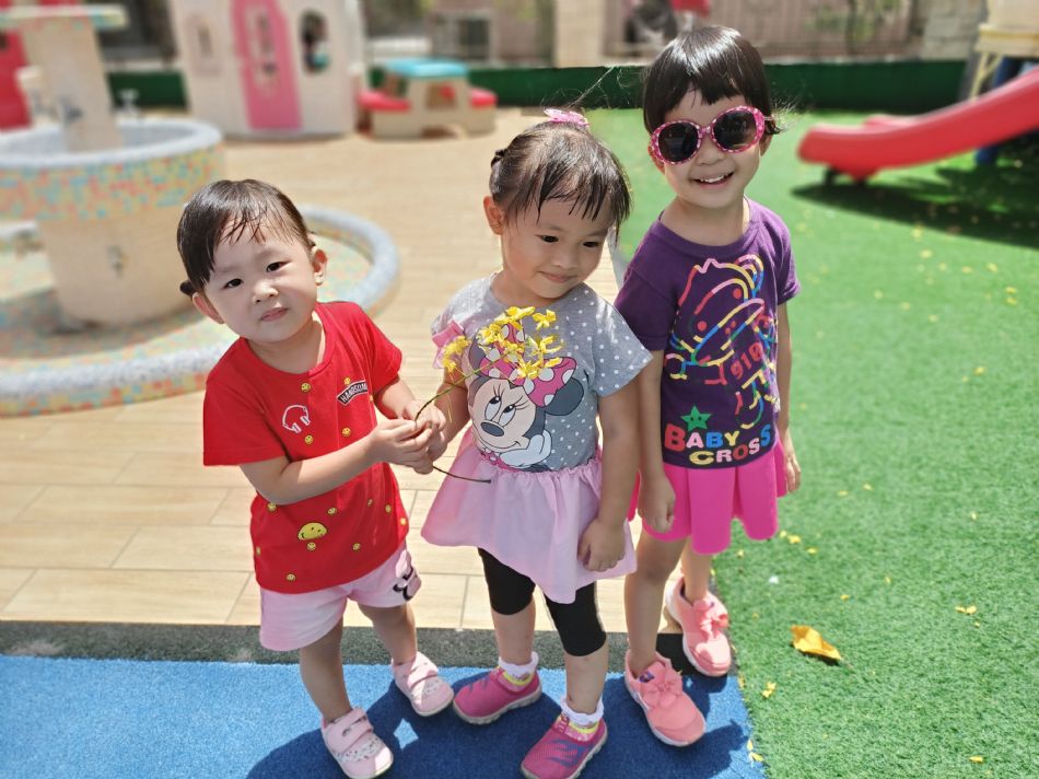 文件 : <FONT COLOR='red'>(109.06.24)操場活動-5.JPG</FONT> <BR> 尺寸 : <FONT COLOR='blue'>950 × 712</FONT> 圖元 <BR> 格式 : <FONT COLOR='green'>jpg</FONT> <BR> 大小 : <FONT COLOR='green'> -- </FONT> KB