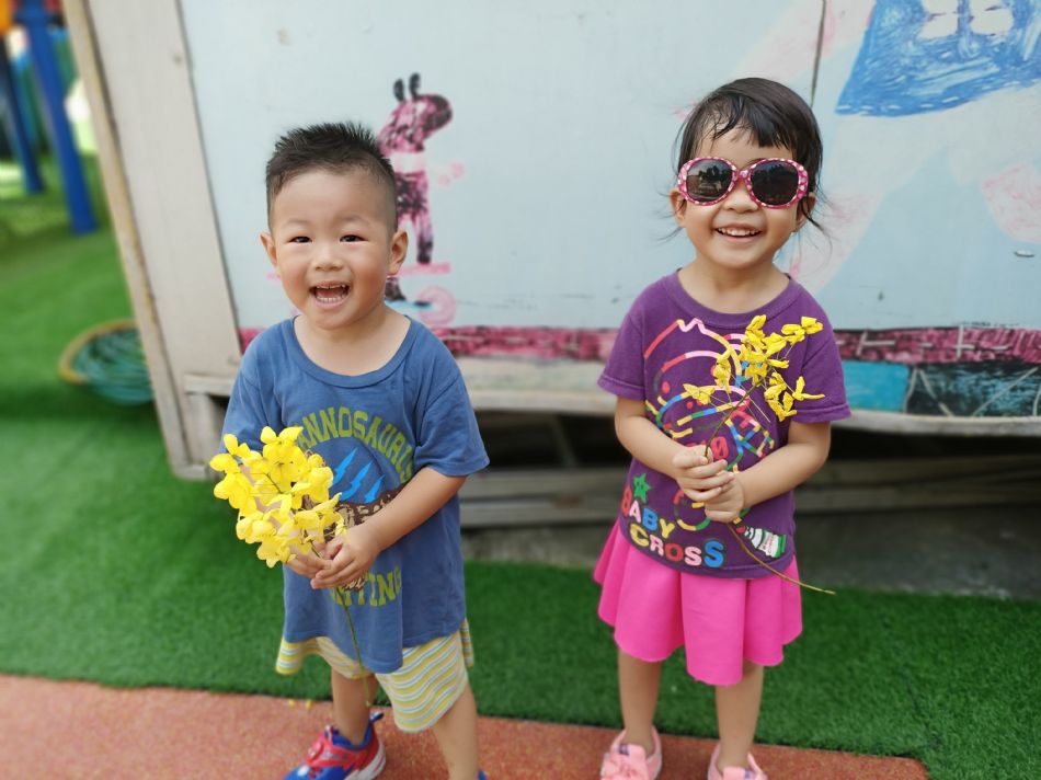 文件 : <FONT COLOR='red'>(109.06.24)操場活動-9.JPG</FONT> <BR> 尺寸 : <FONT COLOR='blue'>950 × 712</FONT> 圖元 <BR> 格式 : <FONT COLOR='green'>jpg</FONT> <BR> 大小 : <FONT COLOR='green'> -- </FONT> KB