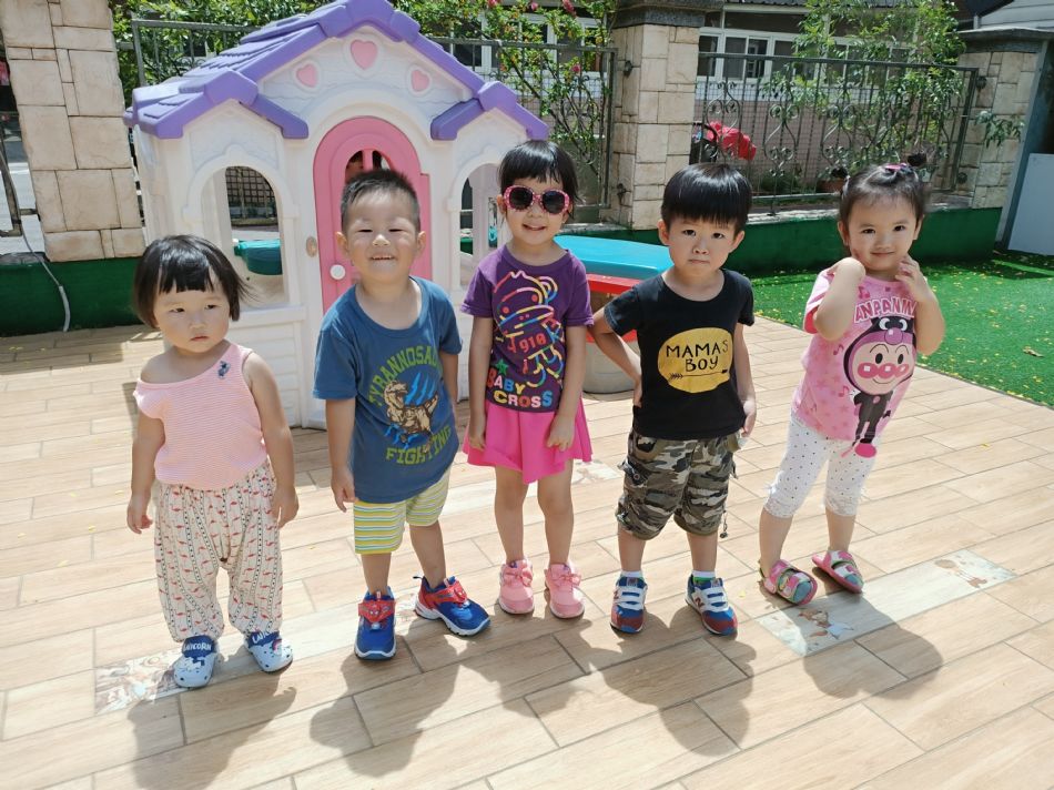 文件 : <FONT COLOR='red'>(109.06.24)操場活動.JPG</FONT> <BR> 尺寸 : <FONT COLOR='blue'>950 × 712</FONT> 圖元 <BR> 格式 : <FONT COLOR='green'>jpg</FONT> <BR> 大小 : <FONT COLOR='green'> -- </FONT> KB