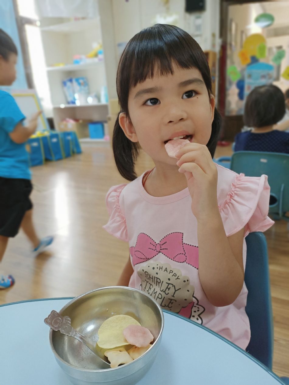 文件 : <FONT COLOR='red'>(109.07.17)同樂活動-6.JPG</FONT> <BR> 尺寸 : <FONT COLOR='blue'>950 × 1267</FONT> 圖元 <BR> 格式 : <FONT COLOR='green'>jpg</FONT> <BR> 大小 : <FONT COLOR='green'> -- </FONT> KB