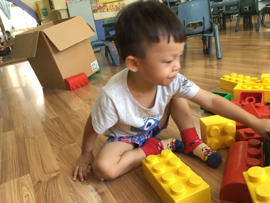 文件 : <FONT COLOR='red'>(108.08.28)樂高積木【彩色樂園】-3.JPG</FONT> <BR> 尺寸 : <FONT COLOR='blue'>950 × 712</FONT> 圖元 <BR> 格式 : <FONT COLOR='green'>jpg</FONT> <BR> 大小 : <FONT COLOR='green'> -- </FONT> KB