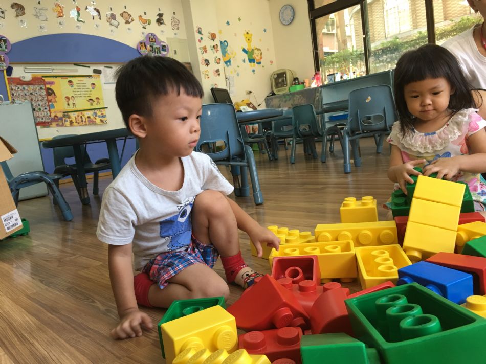 文件 : <FONT COLOR='red'>(108.08.28)樂高積木【彩色樂園】-8.JPG</FONT> <BR> 尺寸 : <FONT COLOR='blue'>950 × 712</FONT> 圖元 <BR> 格式 : <FONT COLOR='green'>jpg</FONT> <BR> 大小 : <FONT COLOR='green'> -- </FONT> KB