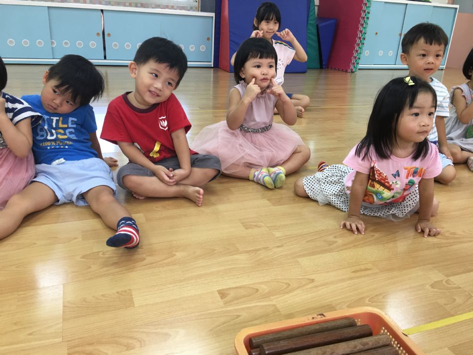 文件 : <FONT COLOR='red'>(108.08.29)音樂課-3.JPG</FONT> <BR> 尺寸 : <FONT COLOR='blue'>950 × 712</FONT> 圖元 <BR> 格式 : <FONT COLOR='green'>jpg</FONT> <BR> 大小 : <FONT COLOR='green'> -- </FONT> KB