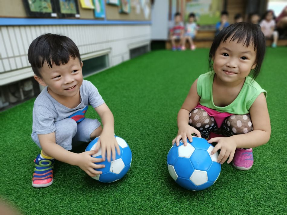 文件 : <FONT COLOR='red'>(109.06.17)體能【QQ棒棒糖】-6.JPG</FONT> <BR> 尺寸 : <FONT COLOR='blue'>950 × 712</FONT> 圖元 <BR> 格式 : <FONT COLOR='green'>jpg</FONT> <BR> 大小 : <FONT COLOR='green'> -- </FONT> KB