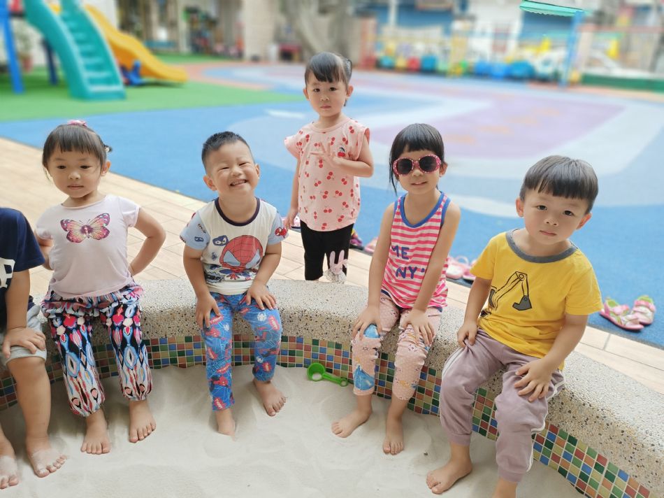 文件 : <FONT COLOR='red'>(109.06.20)玩沙趣-8.JPG</FONT> <BR> 尺寸 : <FONT COLOR='blue'>950 × 712</FONT> 圖元 <BR> 格式 : <FONT COLOR='green'>jpg</FONT> <BR> 大小 : <FONT COLOR='green'> -- </FONT> KB