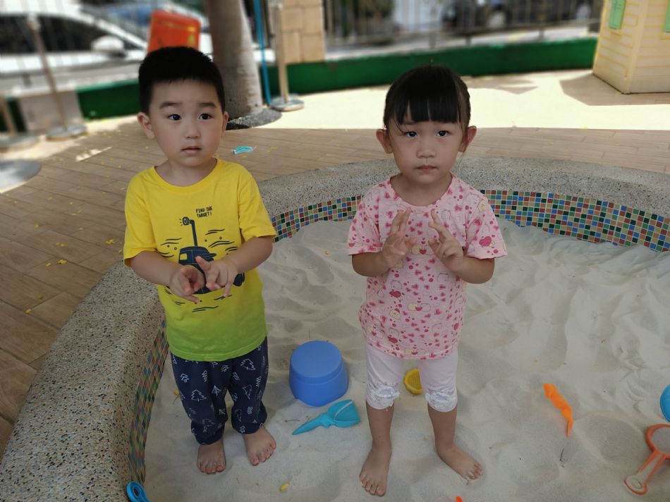 文件 : <FONT COLOR='red'>(109.06.20)玩沙趣-1.JPG</FONT> <BR> 尺寸 : <FONT COLOR='blue'>950 × 712</FONT> 圖元 <BR> 格式 : <FONT COLOR='green'>jpg</FONT> <BR> 大小 : <FONT COLOR='green'> -- </FONT> KB