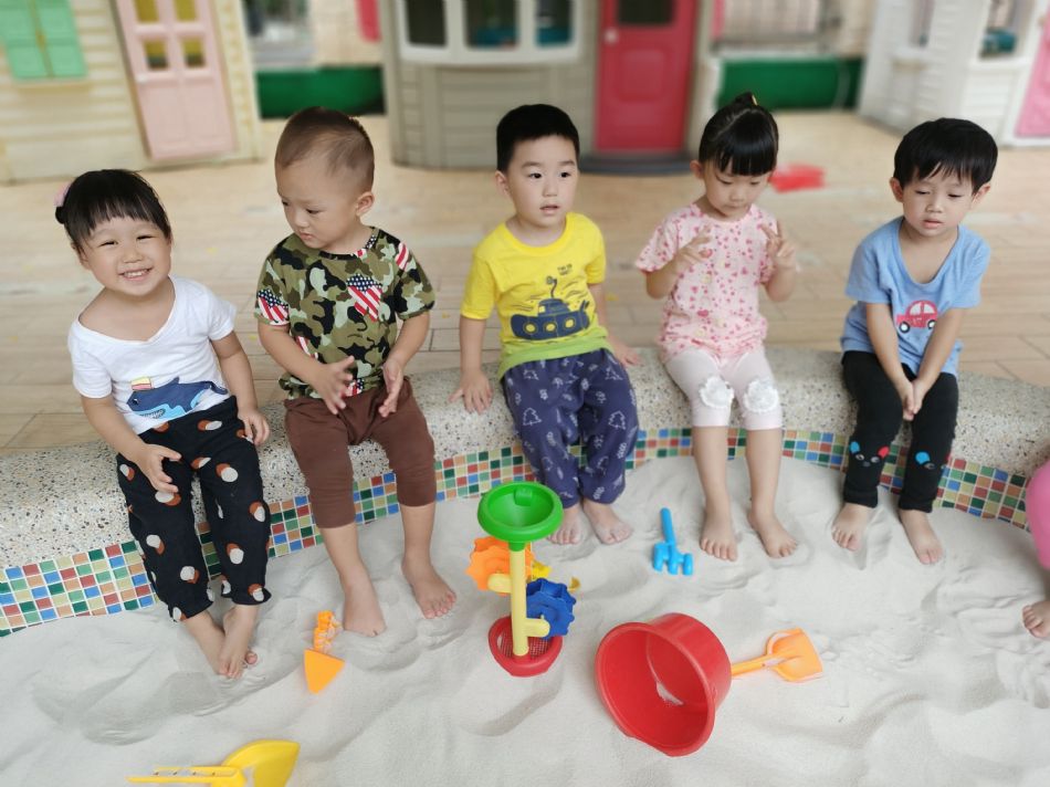 文件 : <FONT COLOR='red'>(109.06.20)玩沙趣-2.JPG</FONT> <BR> 尺寸 : <FONT COLOR='blue'>950 × 712</FONT> 圖元 <BR> 格式 : <FONT COLOR='green'>jpg</FONT> <BR> 大小 : <FONT COLOR='green'> -- </FONT> KB