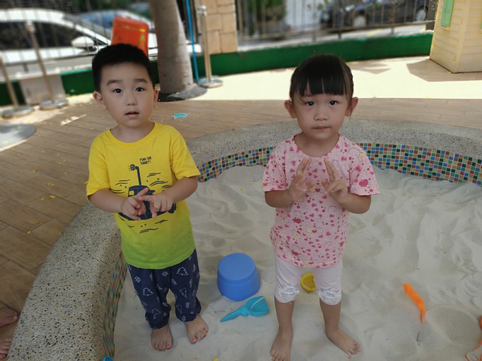 文件 : <FONT COLOR='red'>(109.06.20)玩沙趣-9.JPG</FONT> <BR> 尺寸 : <FONT COLOR='blue'>950 × 712</FONT> 圖元 <BR> 格式 : <FONT COLOR='green'>jpg</FONT> <BR> 大小 : <FONT COLOR='green'> -- </FONT> KB