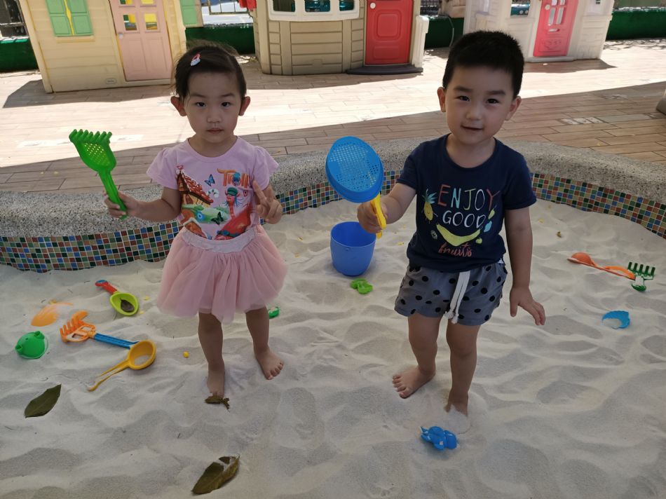 文件 : <FONT COLOR='red'>(109.06.22)開心玩沙-11.JPG</FONT> <BR> 尺寸 : <FONT COLOR='blue'>950 × 712</FONT> 圖元 <BR> 格式 : <FONT COLOR='green'>jpg</FONT> <BR> 大小 : <FONT COLOR='green'> -- </FONT> KB