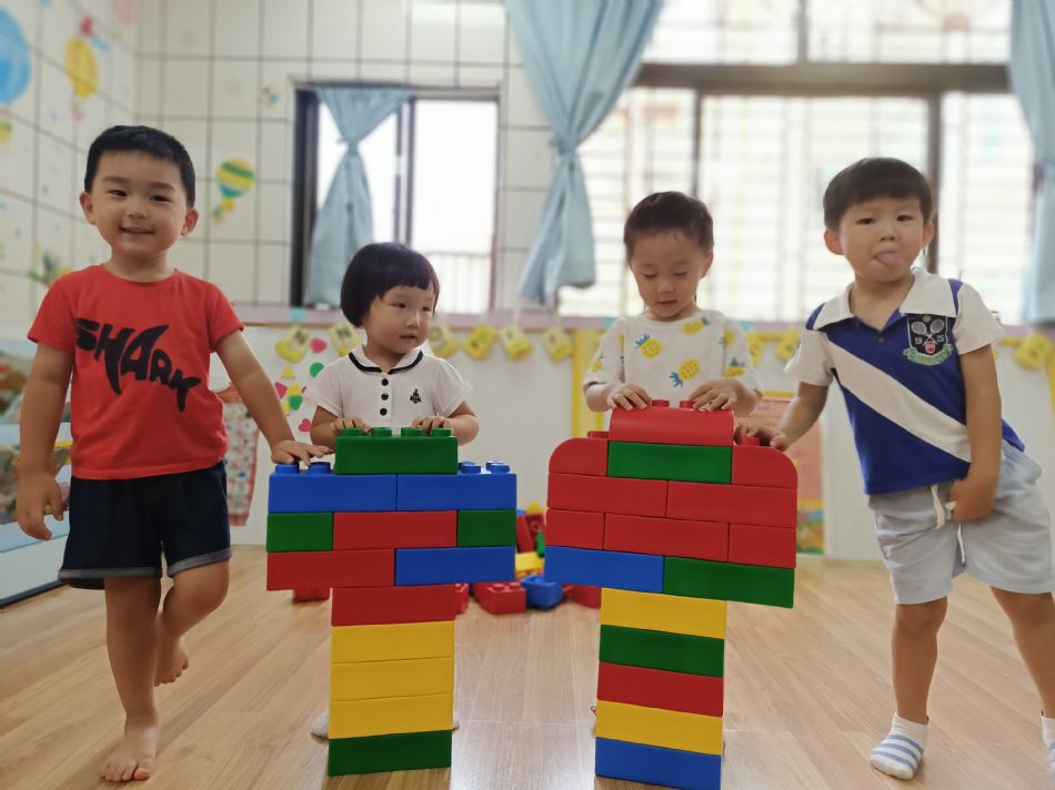 文件 : <FONT COLOR='red'>(109.06.30)樂高【好吃的冰棒】-1.JPG</FONT> <BR> 尺寸 : <FONT COLOR='blue'>950 × 712</FONT> 圖元 <BR> 格式 : <FONT COLOR='green'>jpg</FONT> <BR> 大小 : <FONT COLOR='green'> -- </FONT> KB