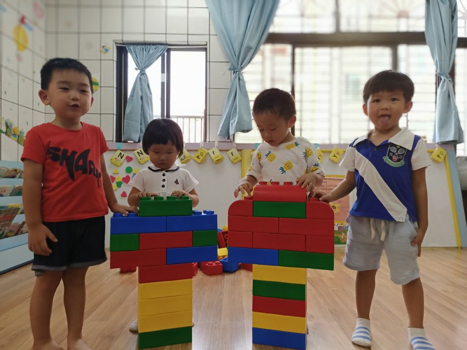 文件 : <FONT COLOR='red'>(109.06.30)樂高【好吃的冰棒】-5.JPG</FONT> <BR> 尺寸 : <FONT COLOR='blue'>950 × 712</FONT> 圖元 <BR> 格式 : <FONT COLOR='green'>jpg</FONT> <BR> 大小 : <FONT COLOR='green'> -- </FONT> KB