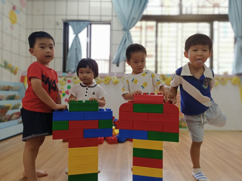 文件 : <FONT COLOR='red'>(109.06.30)樂高【好吃的冰棒】-6.JPG</FONT> <BR> 尺寸 : <FONT COLOR='blue'>950 × 712</FONT> 圖元 <BR> 格式 : <FONT COLOR='green'>jpg</FONT> <BR> 大小 : <FONT COLOR='green'> -- </FONT> KB