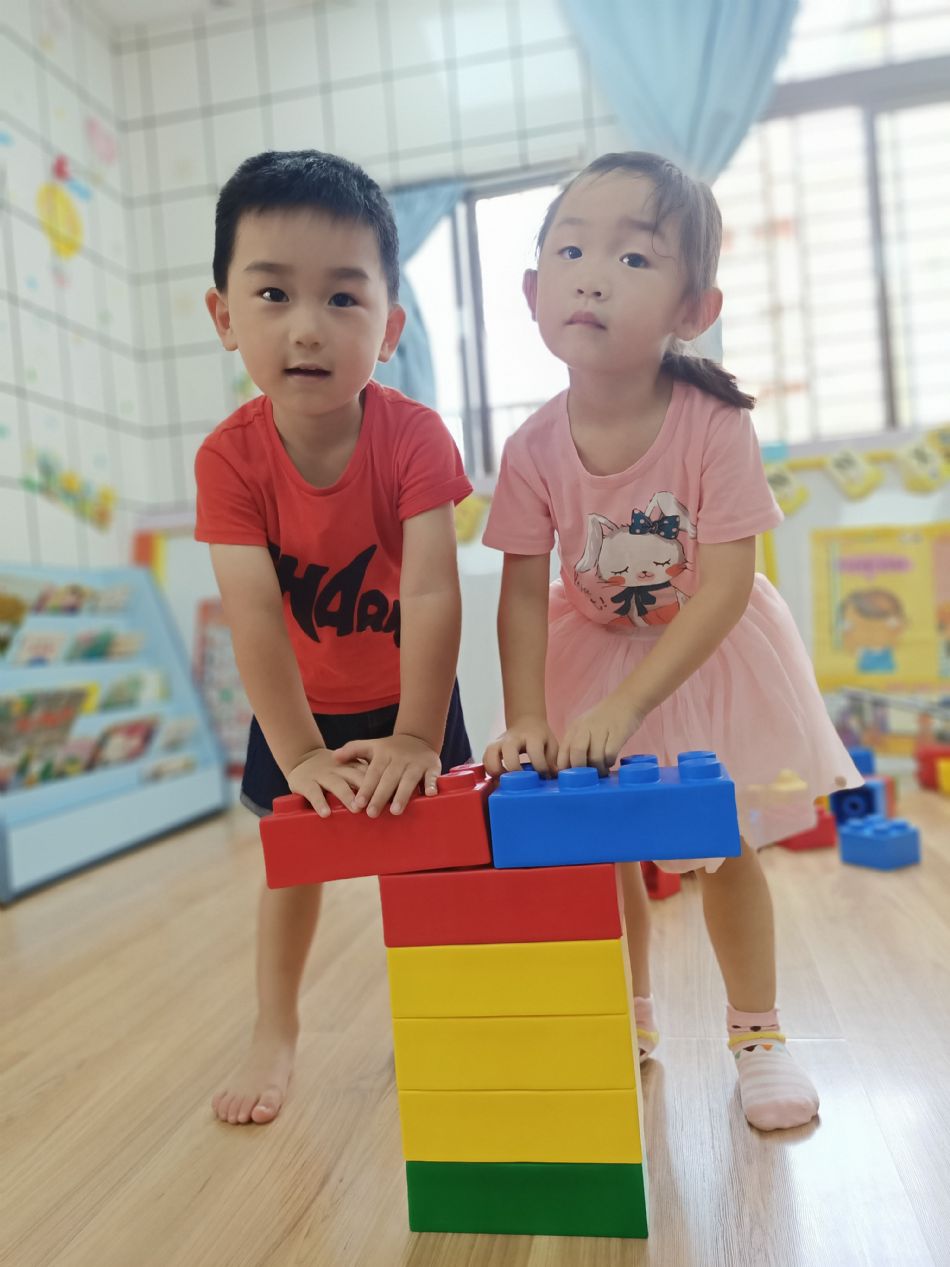 文件 : <FONT COLOR='red'>(109.06.30)樂高【好吃的冰棒】-9.JPG</FONT> <BR> 尺寸 : <FONT COLOR='blue'>950 × 1267</FONT> 圖元 <BR> 格式 : <FONT COLOR='green'>jpg</FONT> <BR> 大小 : <FONT COLOR='green'> -- </FONT> KB