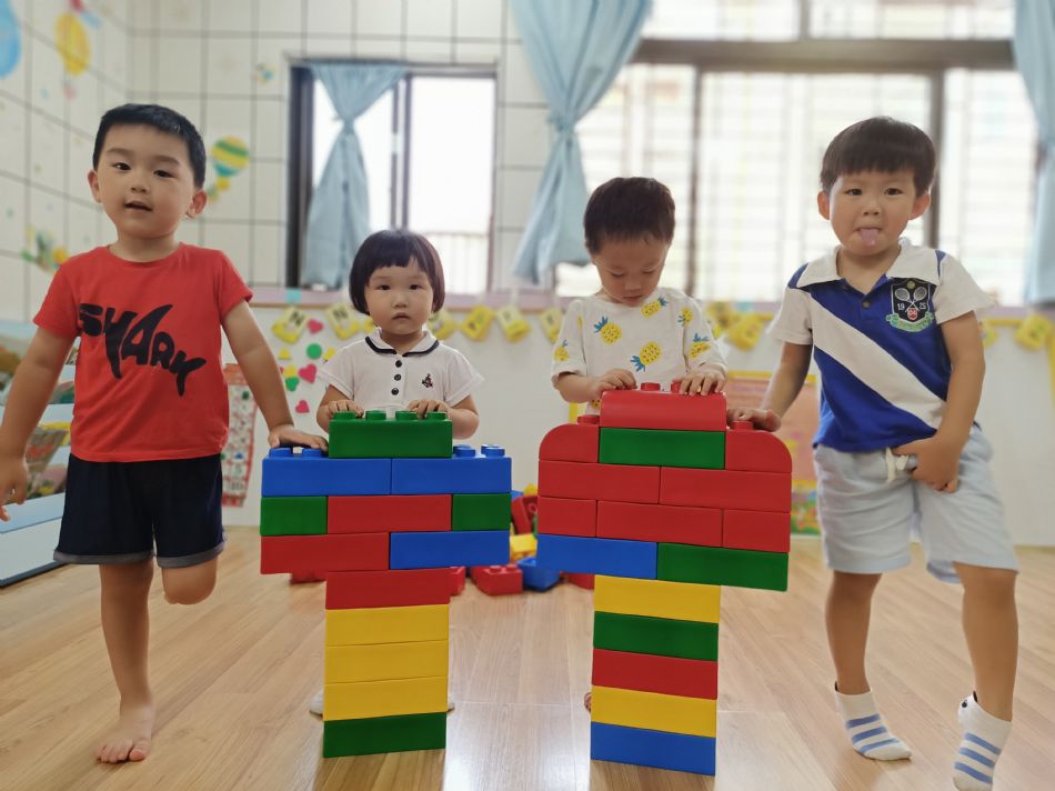 文件 : <FONT COLOR='red'>(109.06.30)樂高【好吃的冰棒】.JPG</FONT> <BR> 尺寸 : <FONT COLOR='blue'>950 × 712</FONT> 圖元 <BR> 格式 : <FONT COLOR='green'>jpg</FONT> <BR> 大小 : <FONT COLOR='green'> -- </FONT> KB