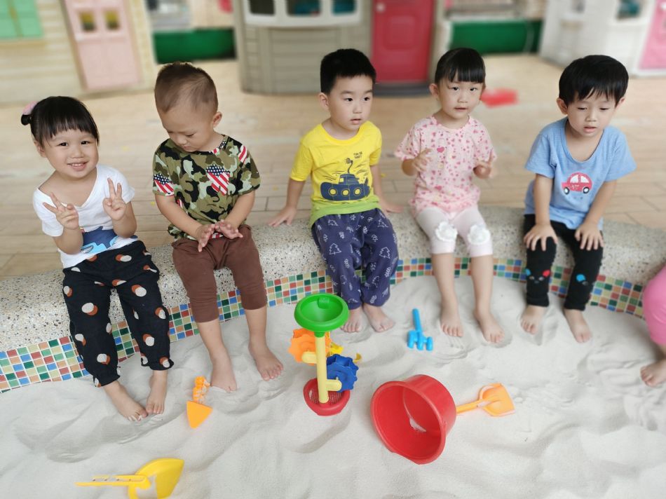 文件 : <FONT COLOR='red'>(109.06.20)玩沙趣-5.JPG</FONT> <BR> 尺寸 : <FONT COLOR='blue'>950 × 712</FONT> 圖元 <BR> 格式 : <FONT COLOR='green'>jpg</FONT> <BR> 大小 : <FONT COLOR='green'> -- </FONT> KB