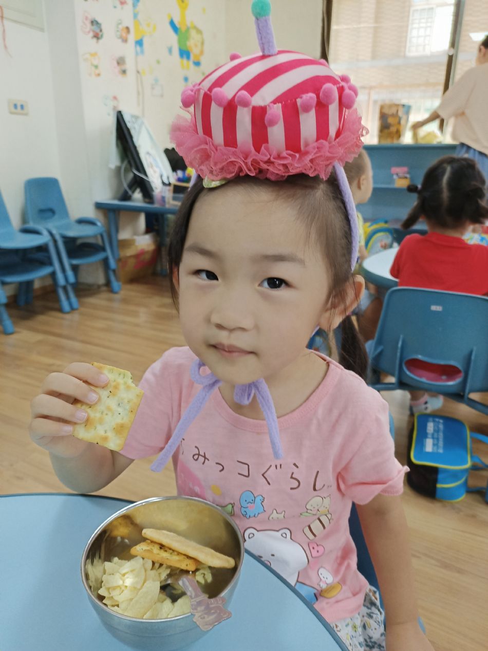 文件 : <FONT COLOR='red'>(109.07.17)同樂活動-4.JPG</FONT> <BR> 尺寸 : <FONT COLOR='blue'>950 × 1267</FONT> 圖元 <BR> 格式 : <FONT COLOR='green'>jpg</FONT> <BR> 大小 : <FONT COLOR='green'> -- </FONT> KB