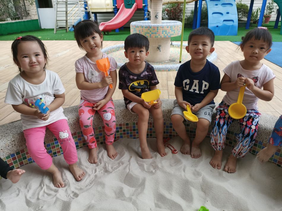 文件 : <FONT COLOR='red'>(109.06.20)玩沙趣-1.JPG</FONT> <BR> 尺寸 : <FONT COLOR='blue'>950 × 712</FONT> 圖元 <BR> 格式 : <FONT COLOR='green'>jpg</FONT> <BR> 大小 : <FONT COLOR='green'> -- </FONT> KB