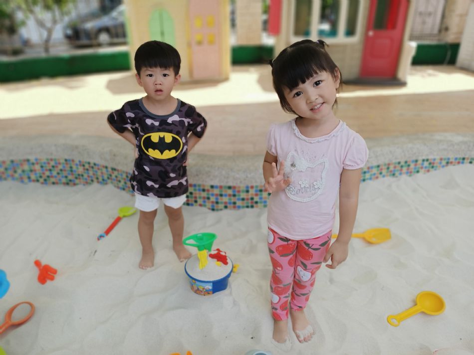 文件 : <FONT COLOR='red'>(109.06.20)玩沙趣-6.JPG</FONT> <BR> 尺寸 : <FONT COLOR='blue'>950 × 712</FONT> 圖元 <BR> 格式 : <FONT COLOR='green'>jpg</FONT> <BR> 大小 : <FONT COLOR='green'> -- </FONT> KB