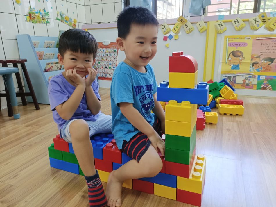 文件 : <FONT COLOR='red'>(109.06.23)樂高【騎木馬】-1.JPG</FONT> <BR> 尺寸 : <FONT COLOR='blue'>950 × 712</FONT> 圖元 <BR> 格式 : <FONT COLOR='green'>jpg</FONT> <BR> 大小 : <FONT COLOR='green'> -- </FONT> KB