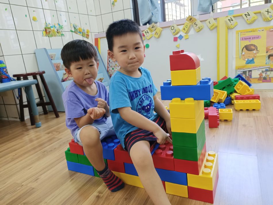 文件 : <FONT COLOR='red'>(109.06.23)樂高【騎木馬】-10.JPG</FONT> <BR> 尺寸 : <FONT COLOR='blue'>950 × 712</FONT> 圖元 <BR> 格式 : <FONT COLOR='green'>jpg</FONT> <BR> 大小 : <FONT COLOR='green'> -- </FONT> KB