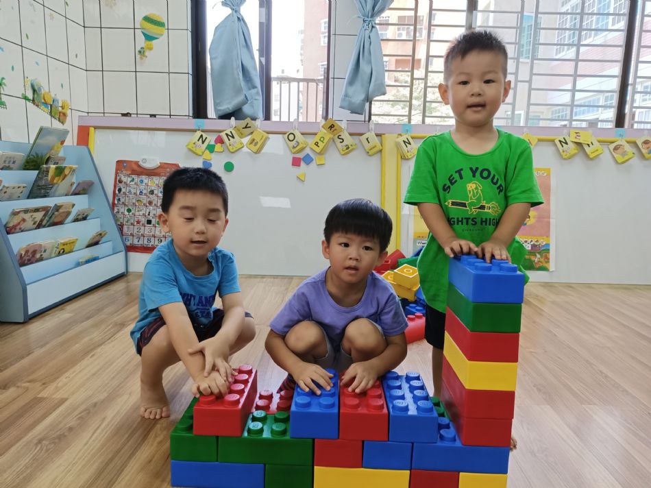 文件 : <FONT COLOR='red'>(109.06.23)樂高【騎木馬】-2.JPG</FONT> <BR> 尺寸 : <FONT COLOR='blue'>950 × 712</FONT> 圖元 <BR> 格式 : <FONT COLOR='green'>jpg</FONT> <BR> 大小 : <FONT COLOR='green'> -- </FONT> KB