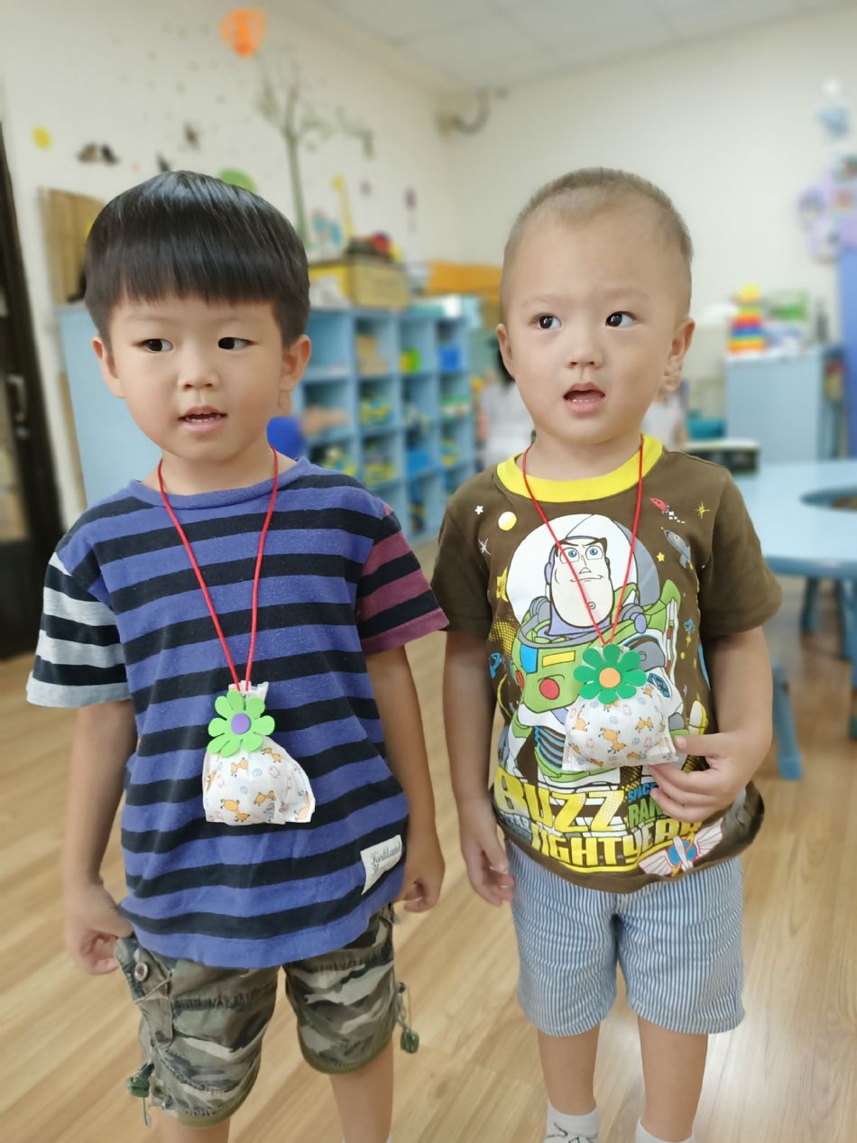 文件 : <FONT COLOR='red'>(109.06.24)端午香包-2.JPG</FONT> <BR> 尺寸 : <FONT COLOR='blue'>950 × 1267</FONT> 圖元 <BR> 格式 : <FONT COLOR='green'>jpg</FONT> <BR> 大小 : <FONT COLOR='green'> -- </FONT> KB