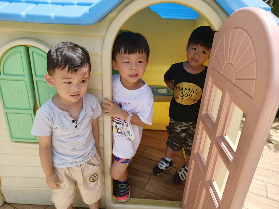 文件 : <FONT COLOR='red'>(109.06.24)操場活動-11.JPG</FONT> <BR> 尺寸 : <FONT COLOR='blue'>950 × 712</FONT> 圖元 <BR> 格式 : <FONT COLOR='green'>jpg</FONT> <BR> 大小 : <FONT COLOR='green'> -- </FONT> KB