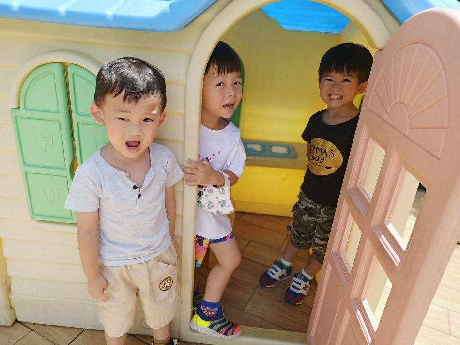 文件 : <FONT COLOR='red'>(109.06.24)操場活動-4.JPG</FONT> <BR> 尺寸 : <FONT COLOR='blue'>950 × 712</FONT> 圖元 <BR> 格式 : <FONT COLOR='green'>jpg</FONT> <BR> 大小 : <FONT COLOR='green'> -- </FONT> KB