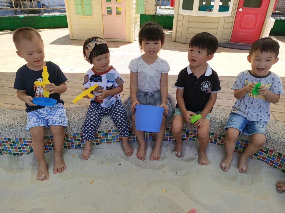 文件 : <FONT COLOR='red'>(109.06.22)開心玩沙-5.JPG</FONT> <BR> 尺寸 : <FONT COLOR='blue'>950 × 712</FONT> 圖元 <BR> 格式 : <FONT COLOR='green'>jpg</FONT> <BR> 大小 : <FONT COLOR='green'> -- </FONT> KB