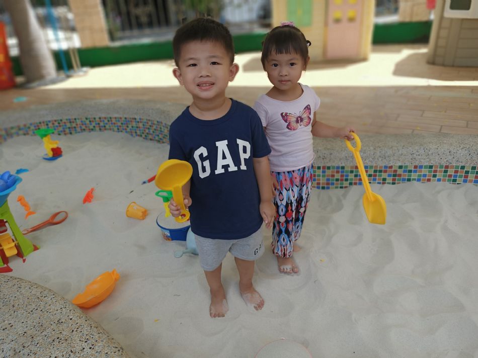 文件 : <FONT COLOR='red'>(109.06.20)玩沙趣-6.JPG</FONT> <BR> 尺寸 : <FONT COLOR='blue'>950 × 712</FONT> 圖元 <BR> 格式 : <FONT COLOR='green'>jpg</FONT> <BR> 大小 : <FONT COLOR='green'> -- </FONT> KB