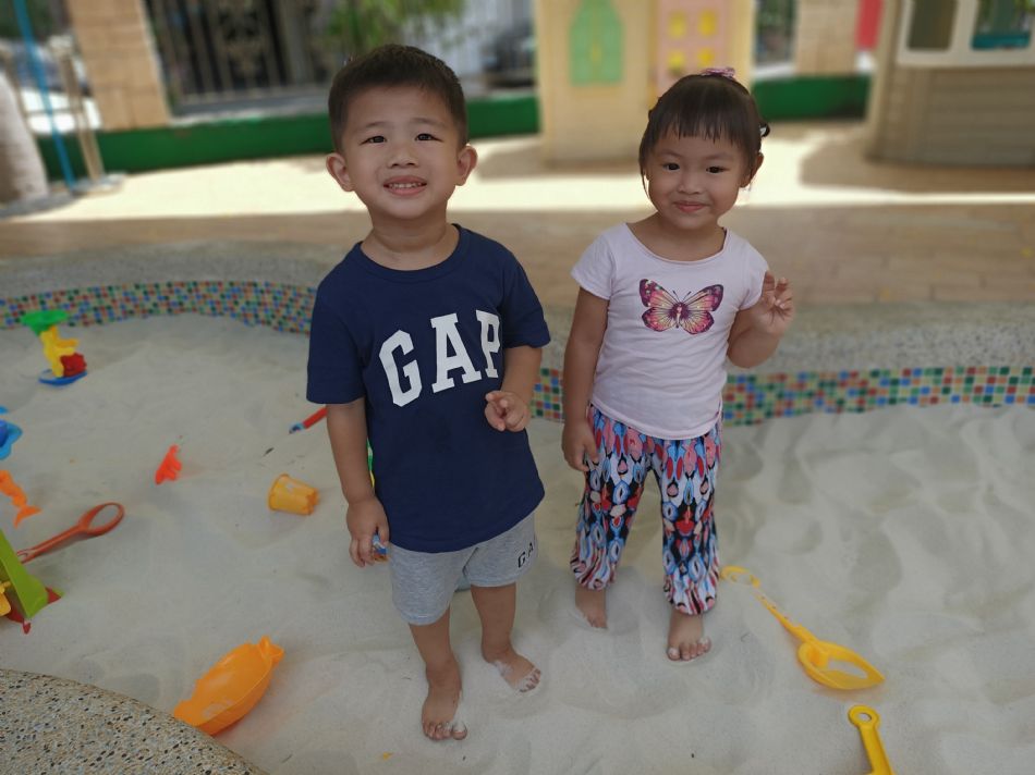 文件 : <FONT COLOR='red'>(109.06.20)玩沙趣-8.JPG</FONT> <BR> 尺寸 : <FONT COLOR='blue'>950 × 712</FONT> 圖元 <BR> 格式 : <FONT COLOR='green'>jpg</FONT> <BR> 大小 : <FONT COLOR='green'> -- </FONT> KB