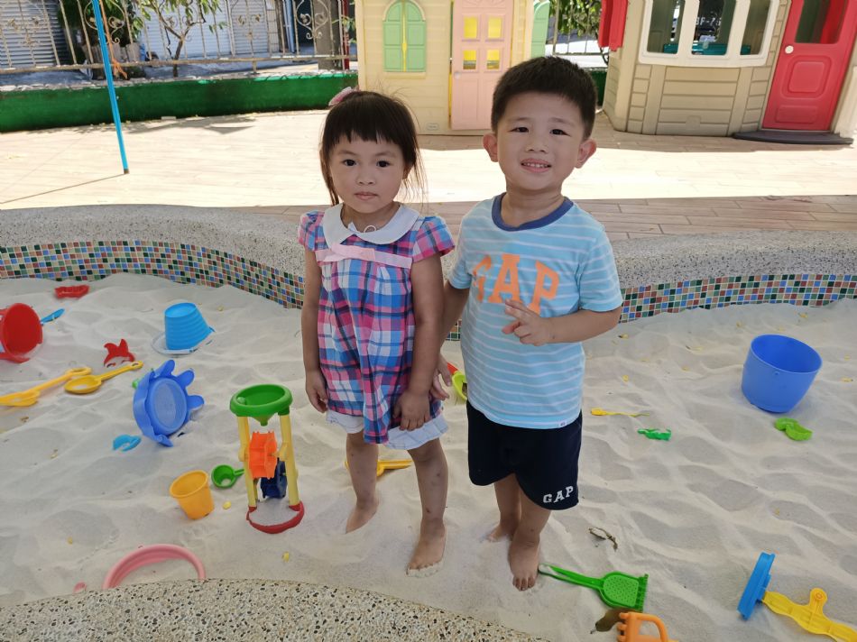 文件 : <FONT COLOR='red'>(109.06.22)開心玩沙-10.JPG</FONT> <BR> 尺寸 : <FONT COLOR='blue'>950 × 712</FONT> 圖元 <BR> 格式 : <FONT COLOR='green'>jpg</FONT> <BR> 大小 : <FONT COLOR='green'> -- </FONT> KB