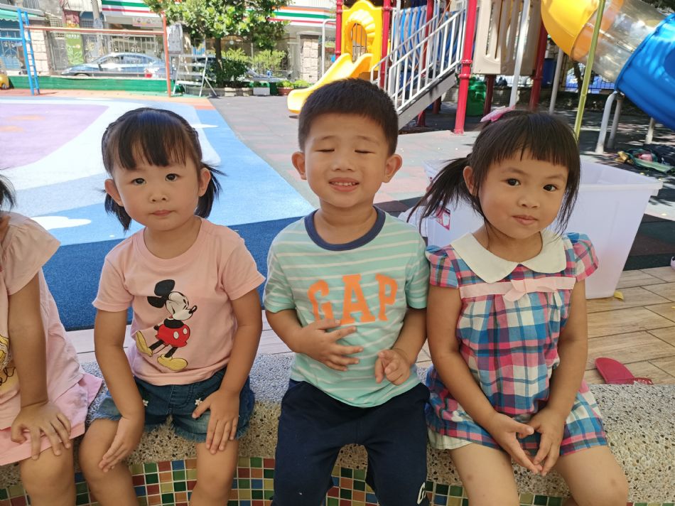 文件 : <FONT COLOR='red'>(109.06.22)開心玩沙-8.JPG</FONT> <BR> 尺寸 : <FONT COLOR='blue'>950 × 712</FONT> 圖元 <BR> 格式 : <FONT COLOR='green'>jpg</FONT> <BR> 大小 : <FONT COLOR='green'> -- </FONT> KB