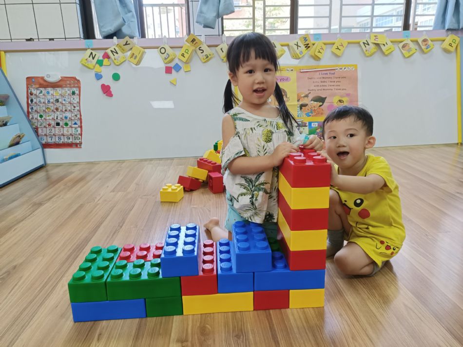 文件 : <FONT COLOR='red'>(109.06.23)樂高【騎木馬】-1.JPG</FONT> <BR> 尺寸 : <FONT COLOR='blue'>950 × 712</FONT> 圖元 <BR> 格式 : <FONT COLOR='green'>jpg</FONT> <BR> 大小 : <FONT COLOR='green'> -- </FONT> KB