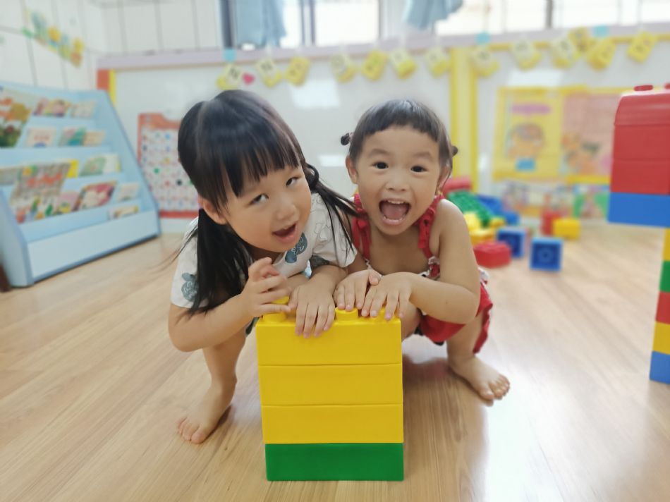 文件 : <FONT COLOR='red'>(109.06.30)樂高【好吃的冰棒】-8.JPG</FONT> <BR> 尺寸 : <FONT COLOR='blue'>950 × 712</FONT> 圖元 <BR> 格式 : <FONT COLOR='green'>jpg</FONT> <BR> 大小 : <FONT COLOR='green'> -- </FONT> KB