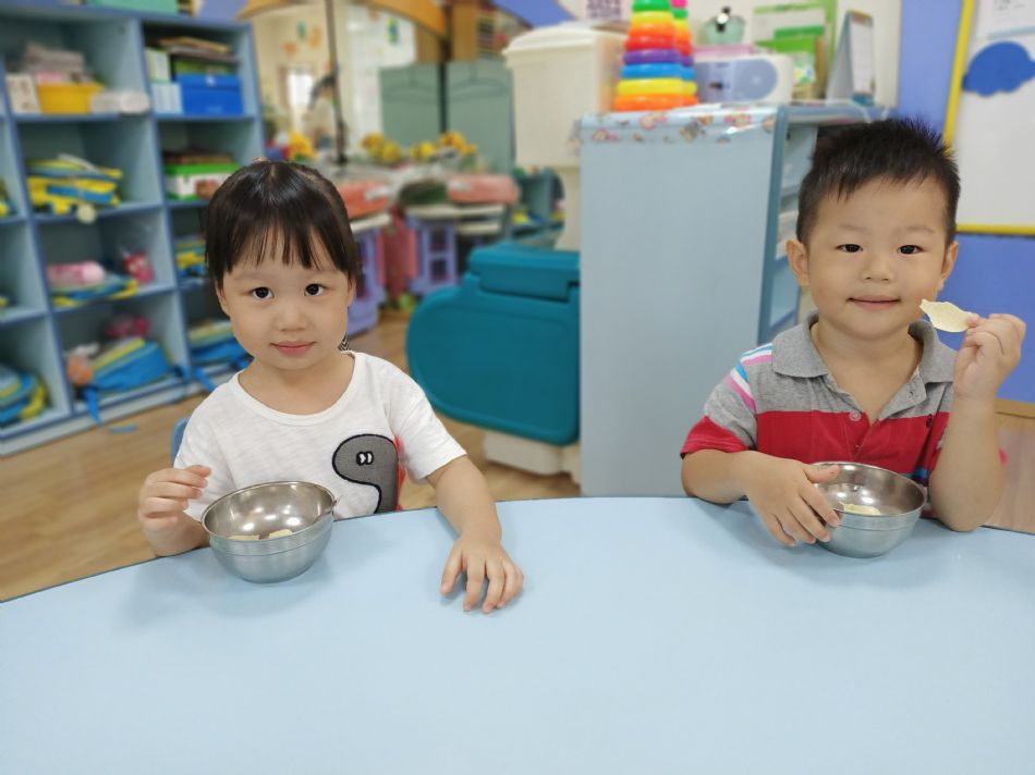 文件 : <FONT COLOR='red'>(109.07.17)同樂活動-5.JPG</FONT> <BR> 尺寸 : <FONT COLOR='blue'>950 × 712</FONT> 圖元 <BR> 格式 : <FONT COLOR='green'>jpg</FONT> <BR> 大小 : <FONT COLOR='green'> -- </FONT> KB