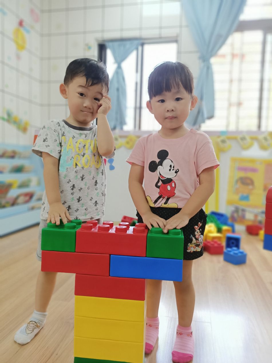 文件 : <FONT COLOR='red'>(109.06.30)樂高【好吃的冰棒】-5.JPG</FONT> <BR> 尺寸 : <FONT COLOR='blue'>950 × 1267</FONT> 圖元 <BR> 格式 : <FONT COLOR='green'>jpg</FONT> <BR> 大小 : <FONT COLOR='green'> -- </FONT> KB