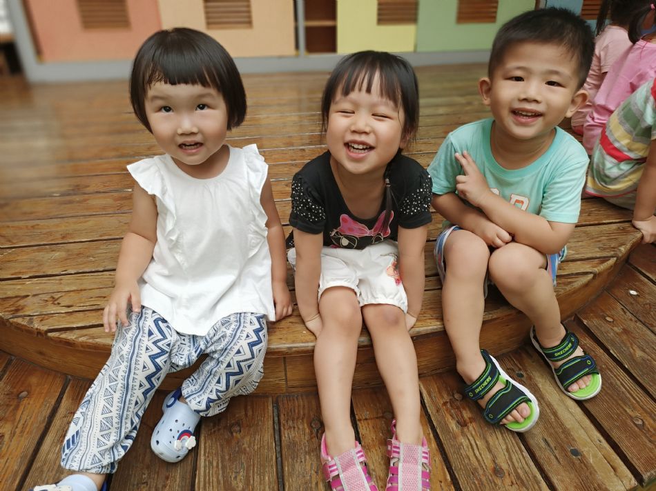 文件 : <FONT COLOR='red'>(109.06.11)操場遊戲-13.JPG</FONT> <BR> 尺寸 : <FONT COLOR='blue'>950 × 712</FONT> 圖元 <BR> 格式 : <FONT COLOR='green'>jpg</FONT> <BR> 大小 : <FONT COLOR='green'> -- </FONT> KB