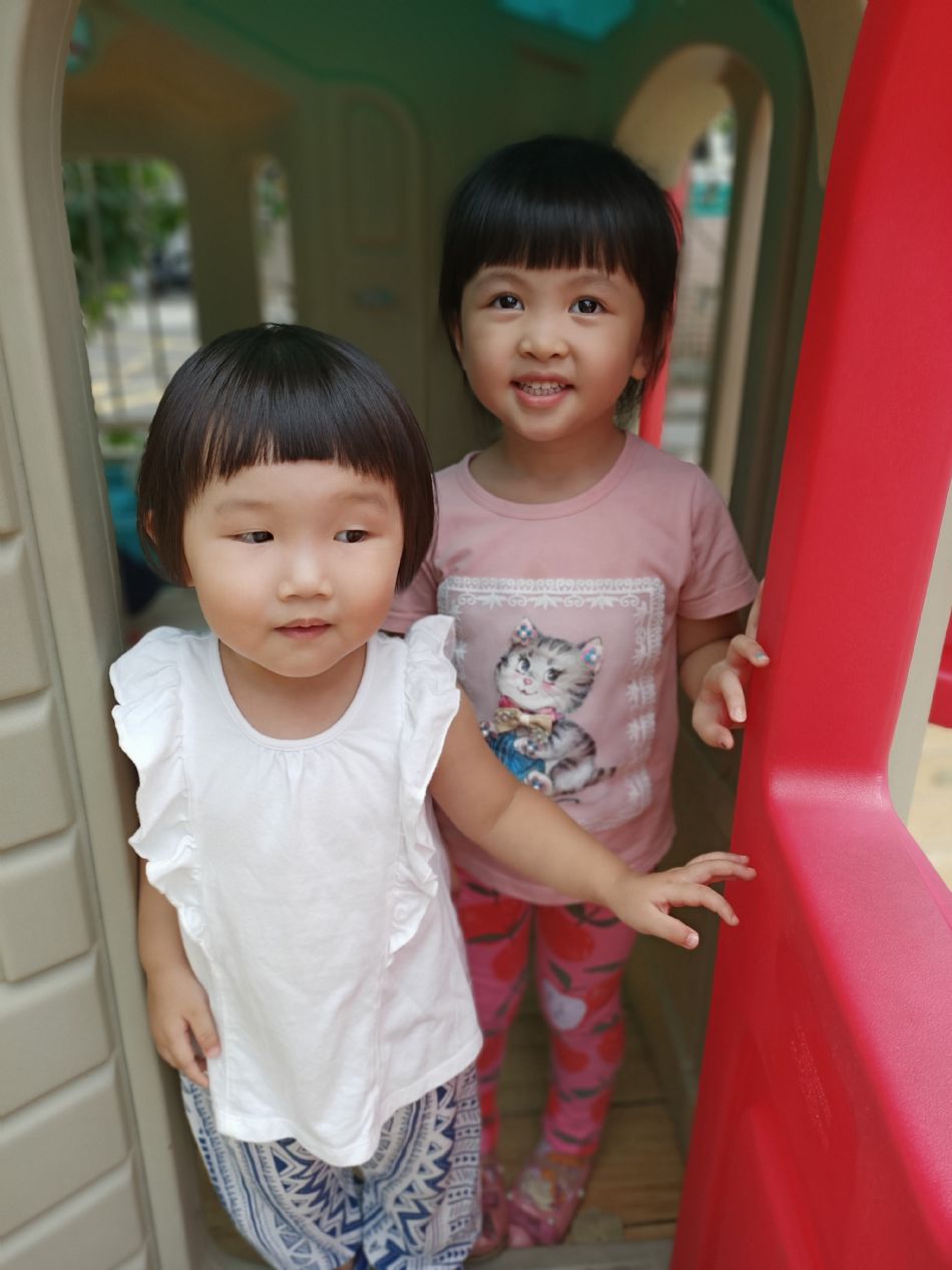 文件 : <FONT COLOR='red'>(109.06.11)操場遊戲-6.JPG</FONT> <BR> 尺寸 : <FONT COLOR='blue'>950 × 1267</FONT> 圖元 <BR> 格式 : <FONT COLOR='green'>jpg</FONT> <BR> 大小 : <FONT COLOR='green'> -- </FONT> KB