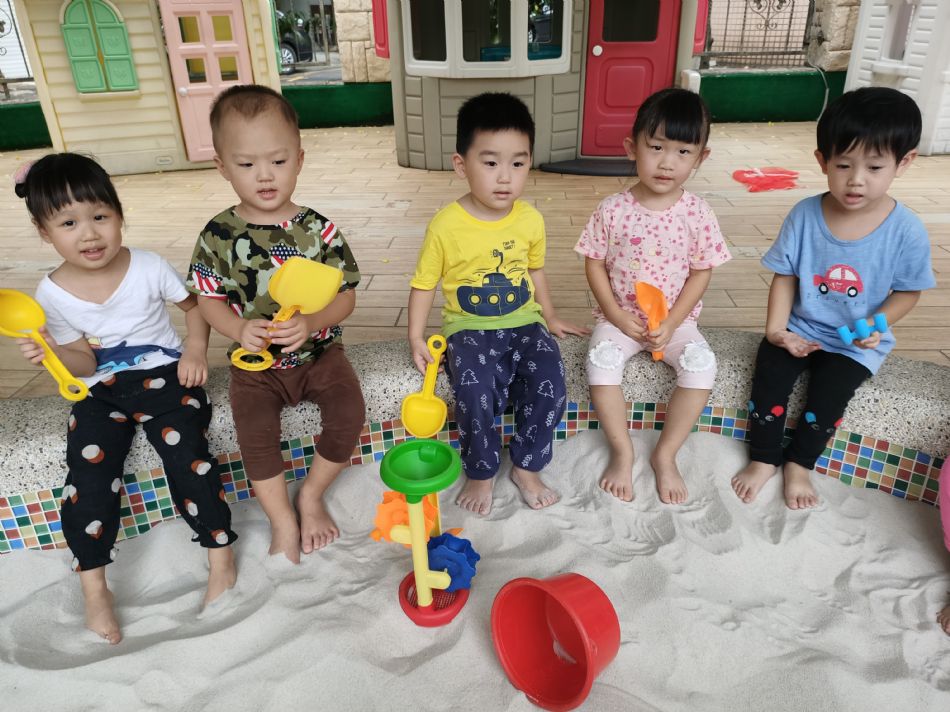 文件 : <FONT COLOR='red'>(109.06.20)玩沙趣-2.JPG</FONT> <BR> 尺寸 : <FONT COLOR='blue'>950 × 712</FONT> 圖元 <BR> 格式 : <FONT COLOR='green'>jpg</FONT> <BR> 大小 : <FONT COLOR='green'> -- </FONT> KB