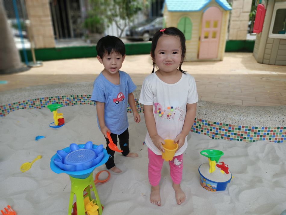 文件 : <FONT COLOR='red'>(109.06.20)玩沙趣-5.JPG</FONT> <BR> 尺寸 : <FONT COLOR='blue'>950 × 712</FONT> 圖元 <BR> 格式 : <FONT COLOR='green'>jpg</FONT> <BR> 大小 : <FONT COLOR='green'> -- </FONT> KB