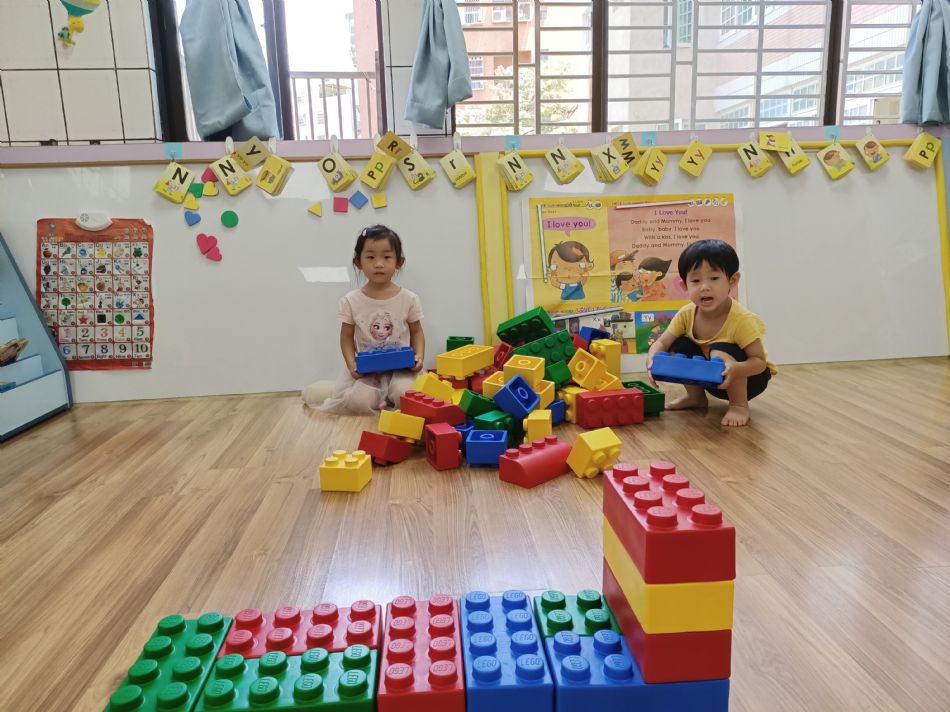 文件 : <FONT COLOR='red'>(109.06.23)樂高【騎木馬】-3.JPG</FONT> <BR> 尺寸 : <FONT COLOR='blue'>950 × 712</FONT> 圖元 <BR> 格式 : <FONT COLOR='green'>jpg</FONT> <BR> 大小 : <FONT COLOR='green'> -- </FONT> KB